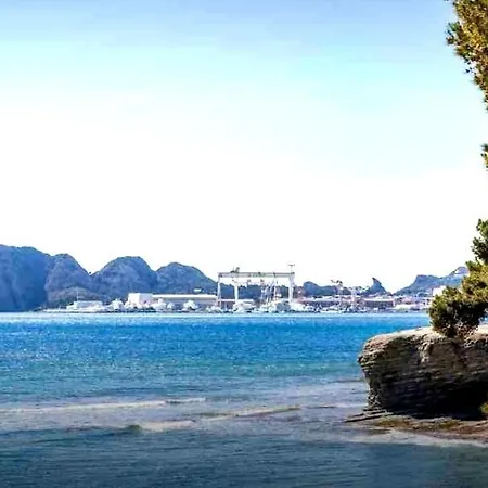 Au Calme, Climatise-30 M De La Arene Cros! アパート